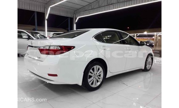 Buy Import Lexus ES White Car in Import - Dubai in Bagmati Buy Import Lexus ES White Car in Import - Dubai in Bagmati