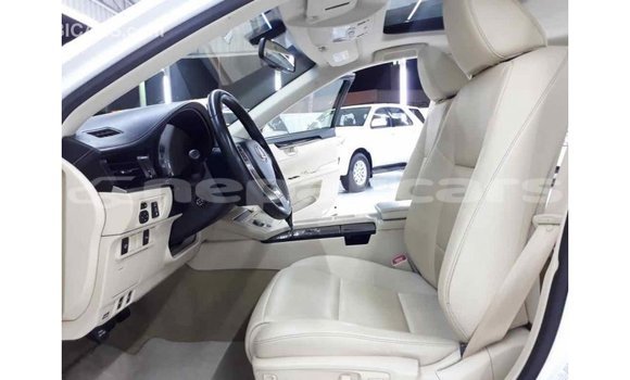 Buy Import Lexus ES White Car in Import - Dubai in Bagmati Buy Import Lexus ES White Car in Import - Dubai in Bagmati