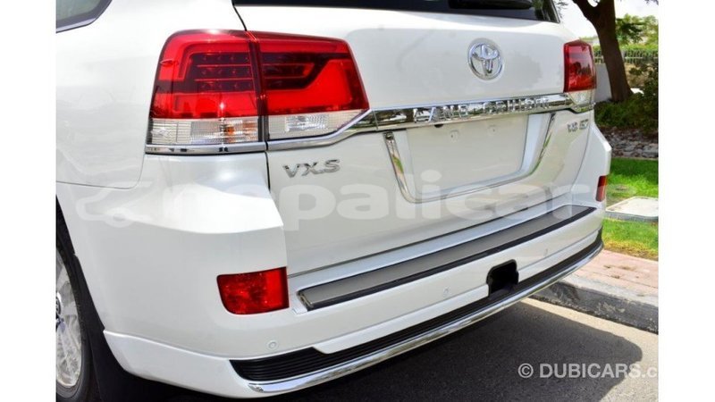 Big with watermark toyota land cruiser bagmati import dubai 3267
