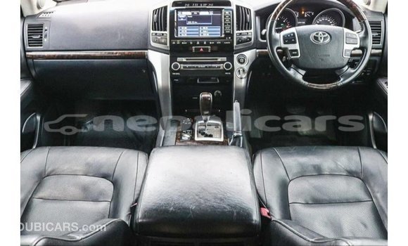 Buy Import Toyota Land Cruiser White Car in Import - Dubai in Bagmati Buy Import Toyota Land Cruiser White Car in Import - Dubai in Bagmati