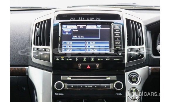 Buy Import Toyota Land Cruiser White Car in Import - Dubai in Bagmati Buy Import Toyota Land Cruiser White Car in Import - Dubai in Bagmati