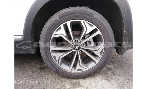 Buy Import Hyundai Santa Fe White Car in Import - Dubai in Bagmati Buy Import Hyundai Santa Fe White Car in Import - Dubai in Bagmati