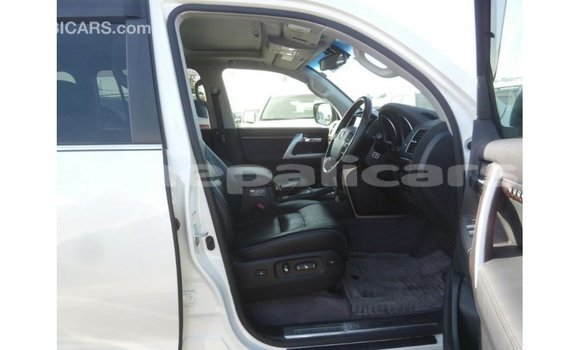 Buy Import Toyota Land Cruiser White Car in Import - Dubai in Bagmati Buy Import Toyota Land Cruiser White Car in Import - Dubai in Bagmati