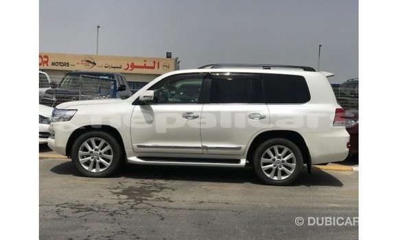 Buy Import Toyota Land Cruiser White Car in Import - Dubai in Bagmati Buy Import Toyota Land Cruiser White Car in Import - Dubai in Bagmati