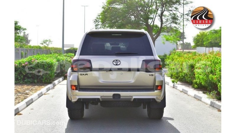 Big with watermark toyota land cruiser bagmati import dubai 3326