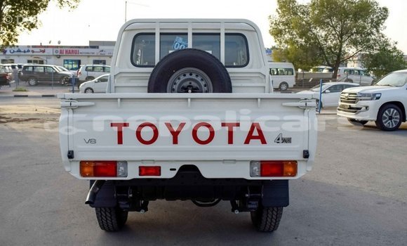 Buy Import Toyota Pickup White Car in Import - Dubai in Bagmati Buy Import Toyota Pickup White Car in Import - Dubai in Bagmati