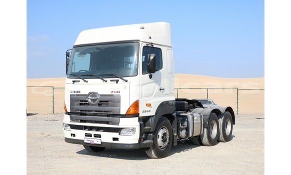 Buy Import Hino 300 Series White Truck in Import - Dubai in Bagmati