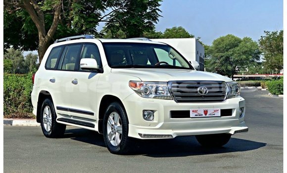 Buy Import Toyota Land Cruiser White Car in Import - Dubai in Bagmati Buy Import Toyota Land Cruiser White Car in Import - Dubai in Bagmati