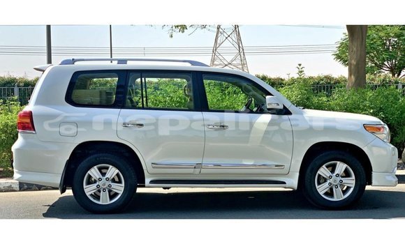 Buy Import Toyota Land Cruiser White Car in Import - Dubai in Bagmati Buy Import Toyota Land Cruiser White Car in Import - Dubai in Bagmati