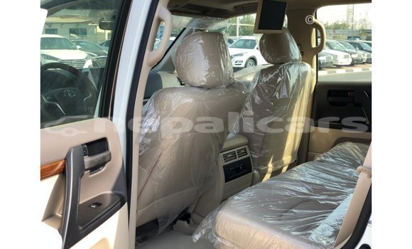 Buy Import Toyota Land Cruiser White Car in Import - Dubai in Bagmati Buy Import Toyota Land Cruiser White Car in Import - Dubai in Bagmati