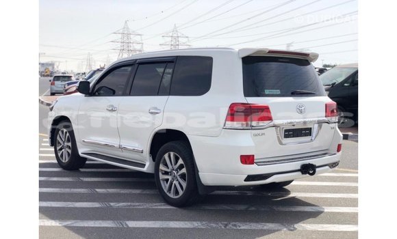 Buy Import Toyota Land Cruiser White Car in Import - Dubai in Bagmati Buy Import Toyota Land Cruiser White Car in Import - Dubai in Bagmati