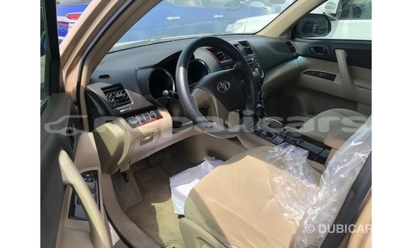 Buy Import Toyota Highlander Other Car in Import - Dubai in Bagmati Buy Import Toyota Highlander Other Car in Import - Dubai in Bagmati