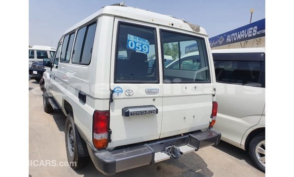 Buy Import Toyota Land Cruiser White Car in Import - Dubai in Bagmati Buy Import Toyota Land Cruiser White Car in Import - Dubai in Bagmati