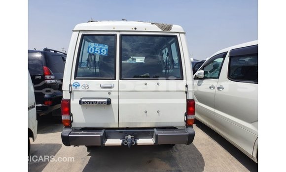 Buy Import Toyota Land Cruiser White Car in Import - Dubai in Bagmati Buy Import Toyota Land Cruiser White Car in Import - Dubai in Bagmati