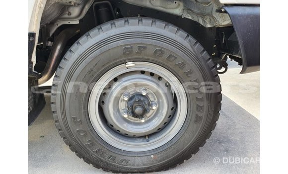 Buy Import Toyota Land Cruiser White Car in Import - Dubai in Bagmati Buy Import Toyota Land Cruiser White Car in Import - Dubai in Bagmati