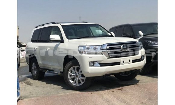 Buy Import Toyota Land Cruiser White Car in Import - Dubai in Bagmati