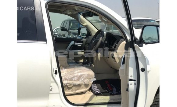 Buy Import Toyota Land Cruiser White Car in Import - Dubai in Bagmati Buy Import Toyota Land Cruiser White Car in Import - Dubai in Bagmati