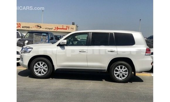 Buy Import Toyota Land Cruiser White Car in Import - Dubai in Bagmati Buy Import Toyota Land Cruiser White Car in Import - Dubai in Bagmati