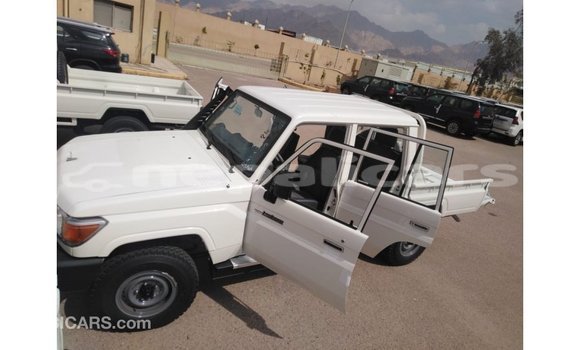 Buy Import Toyota Land Cruiser White Car in Import - Dubai in Bagmati Buy Import Toyota Land Cruiser White Car in Import - Dubai in Bagmati