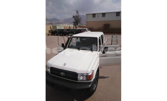 Buy Import Toyota Land Cruiser White Car in Import - Dubai in Bagmati Buy Import Toyota Land Cruiser White Car in Import - Dubai in Bagmati