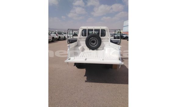 Buy Import Toyota Land Cruiser White Car in Import - Dubai in Bagmati Buy Import Toyota Land Cruiser White Car in Import - Dubai in Bagmati