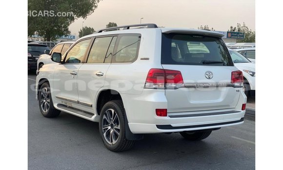 Buy Import Toyota Land Cruiser White Car in Import - Dubai in Bagmati Buy Import Toyota Land Cruiser White Car in Import - Dubai in Bagmati
