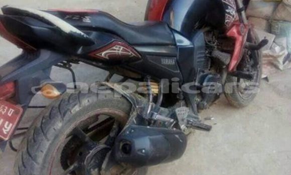 Buy Used Yamaha FZS 600 Fazer Black Bike in Kathmandu in Bagmati