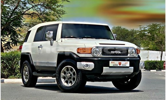 Buy Import Toyota FJ Cruiser White Car in Import - Dubai in Bagmati