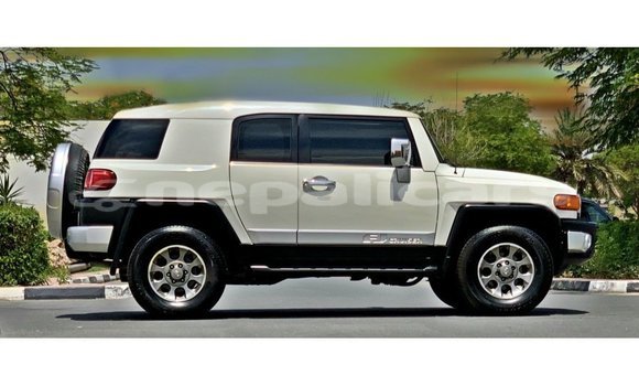 Buy Import Toyota FJ Cruiser White Car in Import - Dubai in Bagmati Buy Import Toyota FJ Cruiser White Car in Import - Dubai in Bagmati