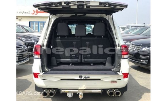 Buy Import Toyota Land Cruiser White Car in Import - Dubai in Bagmati Buy Import Toyota Land Cruiser White Car in Import - Dubai in Bagmati