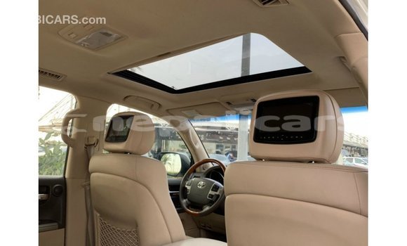 Buy Import Toyota Land Cruiser White Car in Import - Dubai in Bagmati Buy Import Toyota Land Cruiser White Car in Import - Dubai in Bagmati