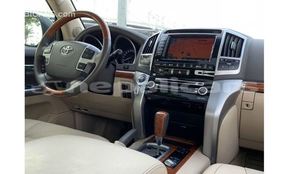 Buy Import Toyota Land Cruiser White Car in Import - Dubai in Bagmati Buy Import Toyota Land Cruiser White Car in Import - Dubai in Bagmati