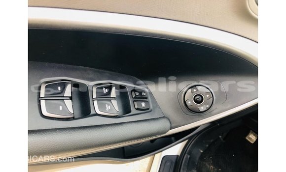 Buy Import Hyundai Santa Fe Other Car in Import - Dubai in Bagmati Buy Import Hyundai Santa Fe Other Car in Import - Dubai in Bagmati
