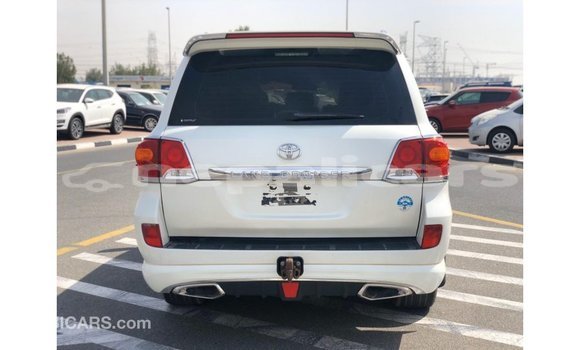 Buy Import Toyota Land Cruiser White Car in Import - Dubai in Bagmati Buy Import Toyota Land Cruiser White Car in Import - Dubai in Bagmati
