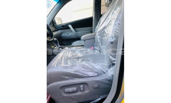 Buy Import Toyota Highlander Other Car in Import - Dubai in Bagmati Buy Import Toyota Highlander Other Car in Import - Dubai in Bagmati