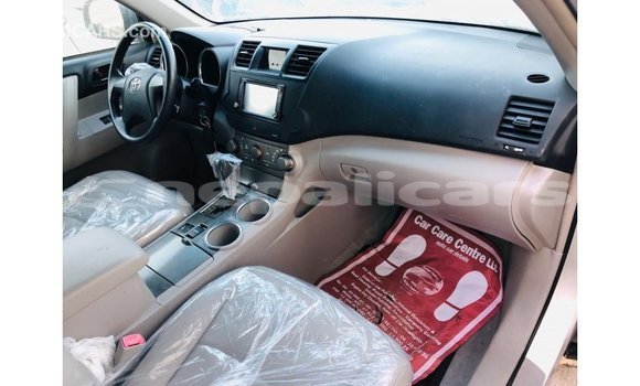 Buy Import Toyota Highlander Other Car in Import - Dubai in Bagmati Buy Import Toyota Highlander Other Car in Import - Dubai in Bagmati