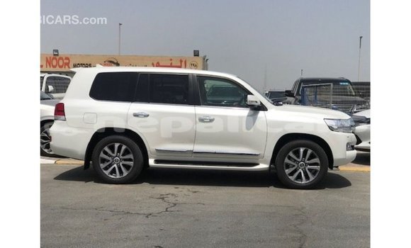 Buy Import Toyota Land Cruiser White Car in Import - Dubai in Bagmati Buy Import Toyota Land Cruiser White Car in Import - Dubai in Bagmati