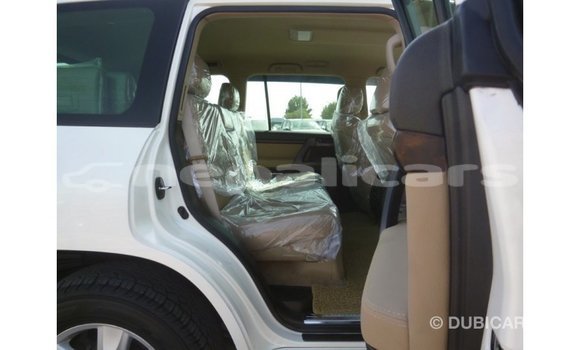 Buy Import Toyota Land Cruiser White Car in Import - Dubai in Bagmati Buy Import Toyota Land Cruiser White Car in Import - Dubai in Bagmati