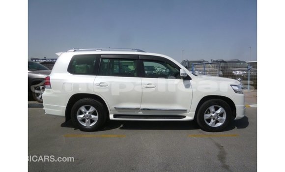 Buy Import Toyota Land Cruiser White Car in Import - Dubai in Bagmati Buy Import Toyota Land Cruiser White Car in Import - Dubai in Bagmati