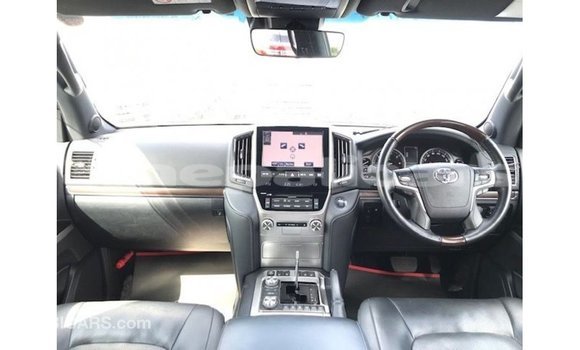 Buy Import Toyota Land Cruiser White Car in Import - Dubai in Bagmati Buy Import Toyota Land Cruiser White Car in Import - Dubai in Bagmati