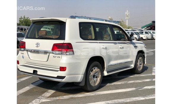 Buy Import Toyota Land Cruiser White Car in Import - Dubai in Bagmati Buy Import Toyota Land Cruiser White Car in Import - Dubai in Bagmati