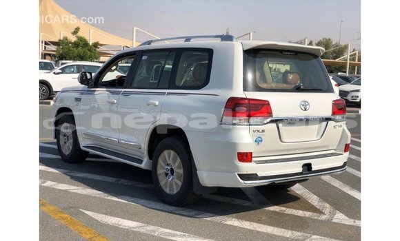 Buy Import Toyota Land Cruiser White Car in Import - Dubai in Bagmati Buy Import Toyota Land Cruiser White Car in Import - Dubai in Bagmati