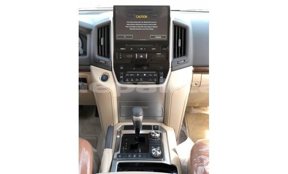 Buy Import Toyota Land Cruiser White Car in Import - Dubai in Bagmati Buy Import Toyota Land Cruiser White Car in Import - Dubai in Bagmati