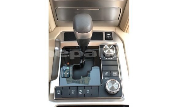 Buy Import Toyota Land Cruiser White Car in Import - Dubai in Bagmati Buy Import Toyota Land Cruiser White Car in Import - Dubai in Bagmati