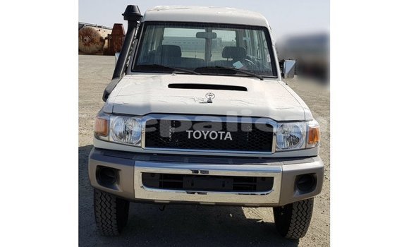 Buy Import Toyota Land Cruiser White Car in Import - Dubai in Bagmati