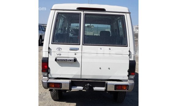 Buy Import Toyota Land Cruiser White Car in Import - Dubai in Bagmati Buy Import Toyota Land Cruiser White Car in Import - Dubai in Bagmati