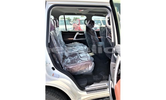 Buy Import Toyota Land Cruiser White Car in Import - Dubai in Bagmati Buy Import Toyota Land Cruiser White Car in Import - Dubai in Bagmati