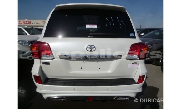 Buy Import Toyota Land Cruiser White Car in Import - Dubai in Bagmati Buy Import Toyota Land Cruiser White Car in Import - Dubai in Bagmati