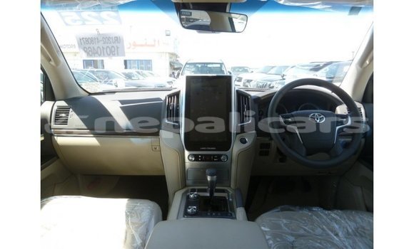 Buy Import Toyota Land Cruiser White Car in Import - Dubai in Bagmati Buy Import Toyota Land Cruiser White Car in Import - Dubai in Bagmati