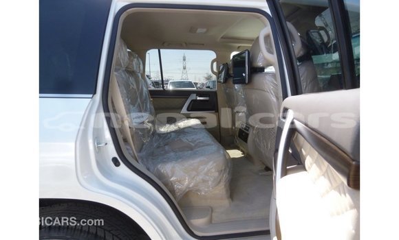 Buy Import Toyota Land Cruiser White Car in Import - Dubai in Bagmati Buy Import Toyota Land Cruiser White Car in Import - Dubai in Bagmati